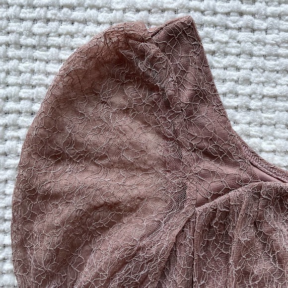 Nasty Gal Blush Pink Lace Puffed Sleeve Crop Top - 2 - EUC - Picture 3 of 7